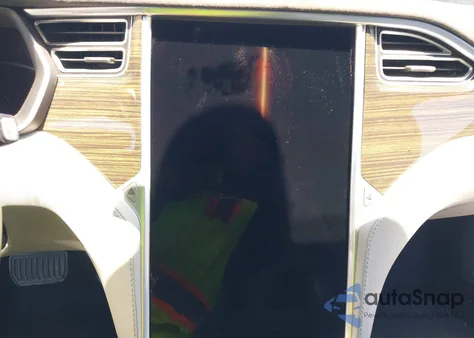 2015 Tesla Model S 70D/85D/P85D z USA, uszkodzony, nr VIN 5YJSA1H2XFFP78401